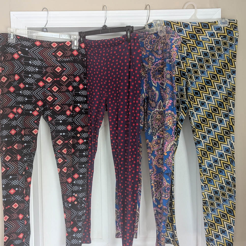 Lot Of 4 LuLaRoe Leggings Tall And Curvy.